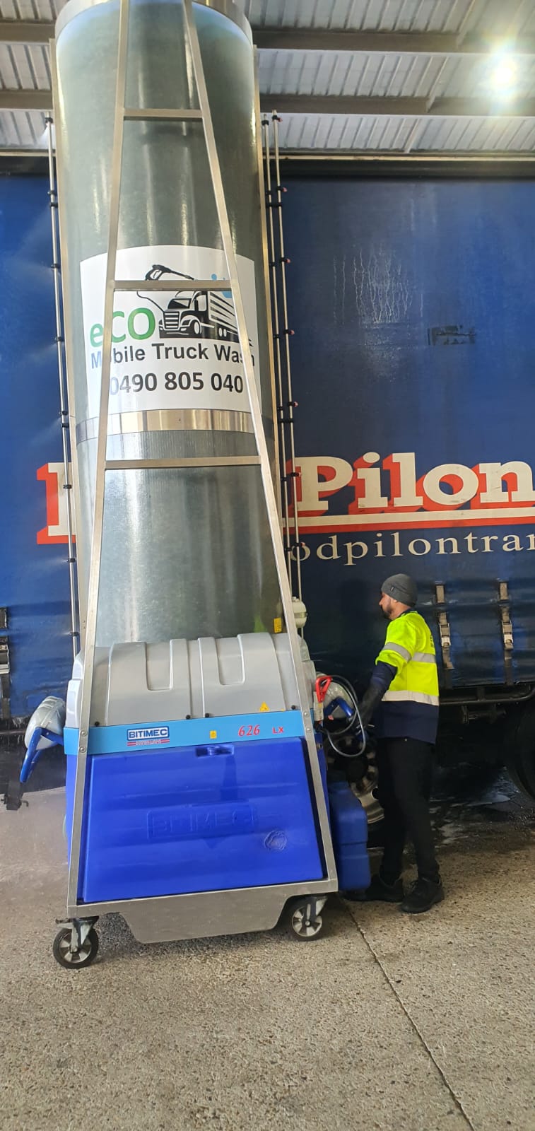 Mobile truck sanitizing and disinfecting services